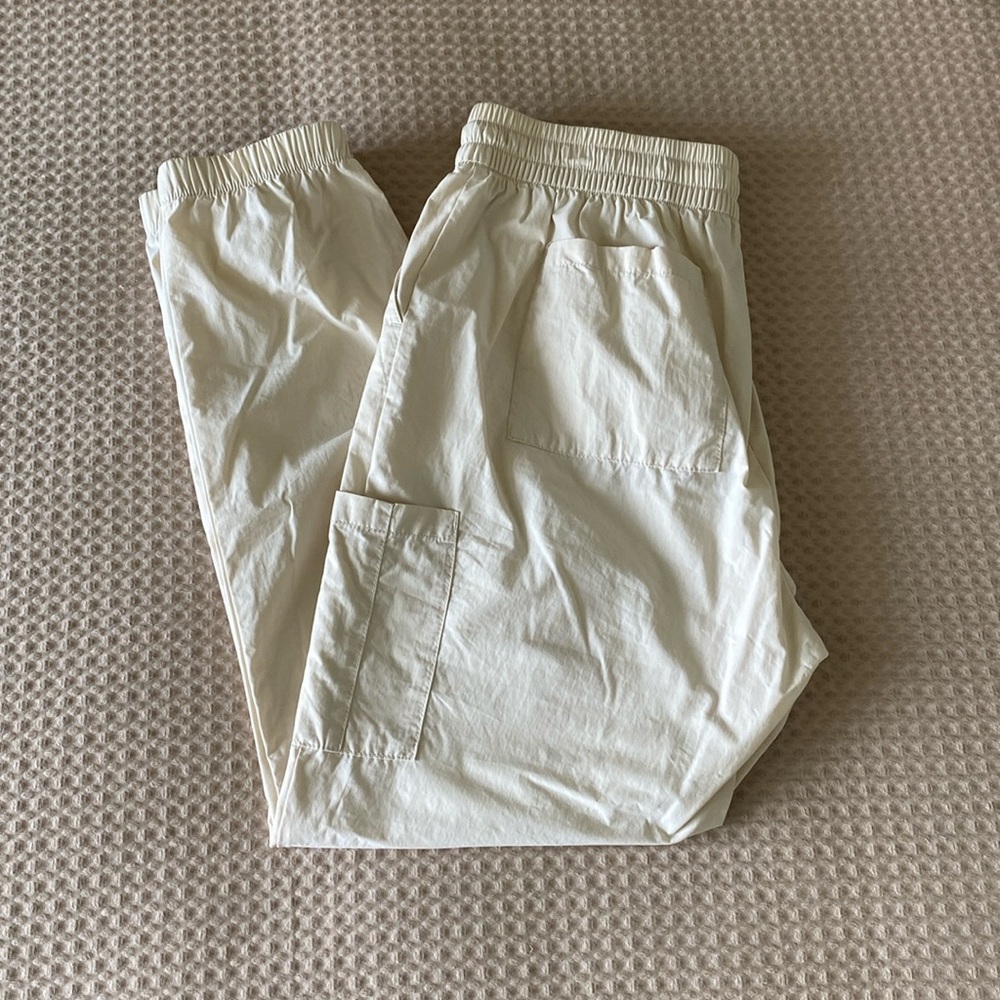 Old Navy Joggers with Adjustable Waist and Pockets Size Medium
